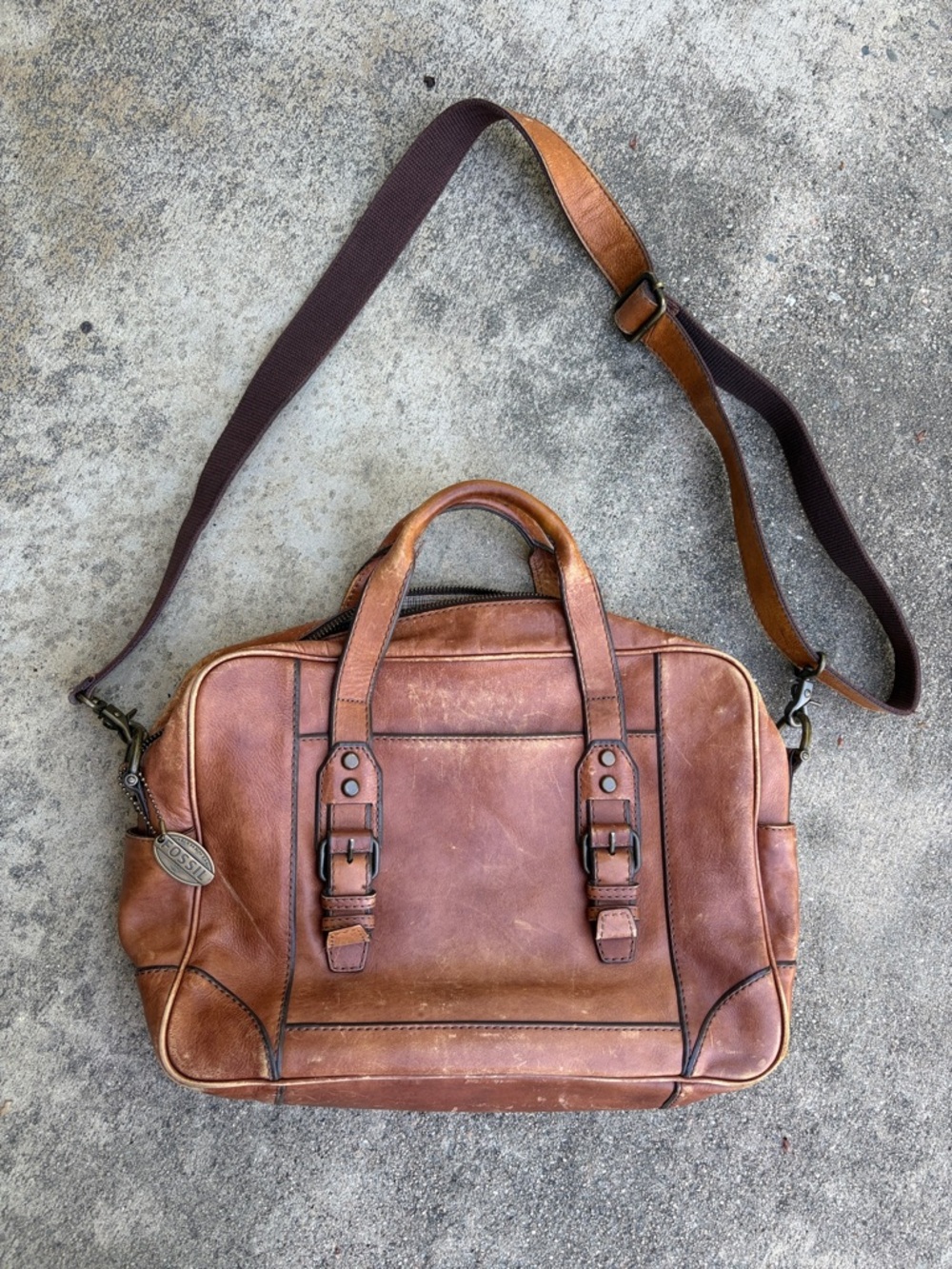 Fossil vintage cognac strap vintage largeLeather Messenger Briefcase - Brown